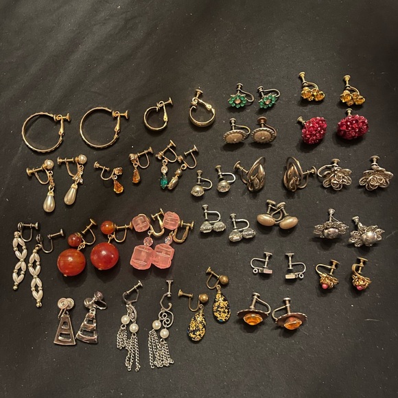 Jewelry - Vintage Lot of 24 Pairs of Screwback Earrings